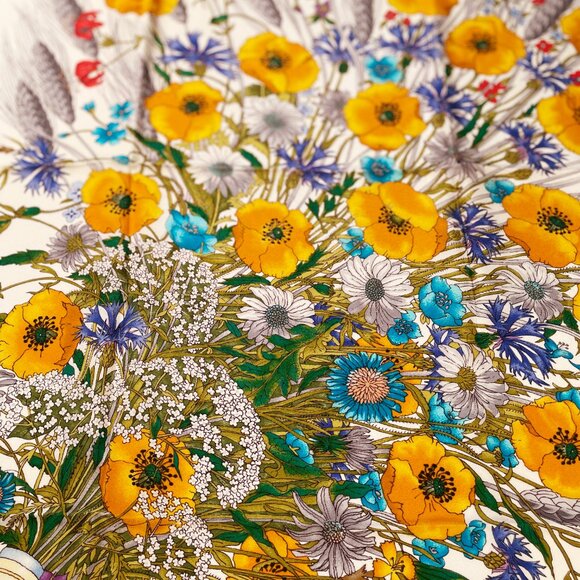 Gucci Vintage Silk Floral Bouquet Scarf Wheat Wildflowers Italy - Picture 3 of 14